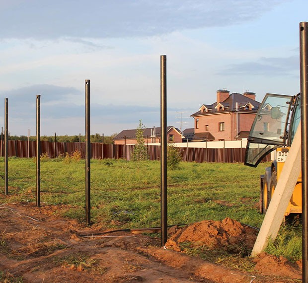 Винтовые сваи для забора в Майкопе